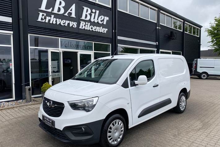 Hvid Opel Combo fra 2019