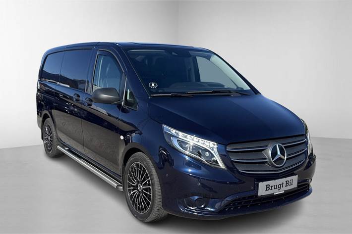 Blå Mercedes Vito 119 fra 2022