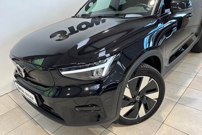 Sort Volvo XC40 fra 2024
