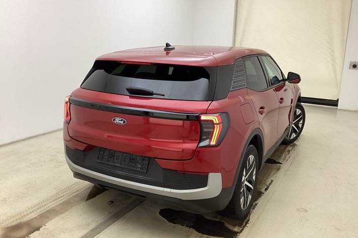 Rød Ford Explorer fra 2025