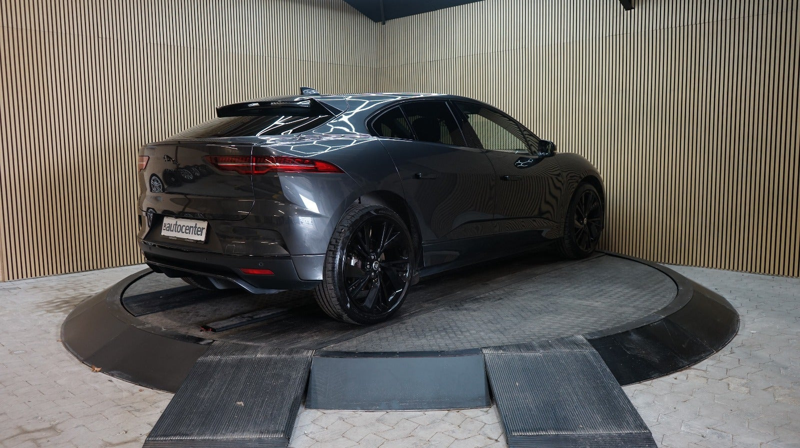 Grå Jaguar I-Pace fra 2024
