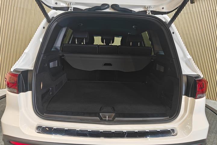 Hvid Mercedes EQB250 fra 2023