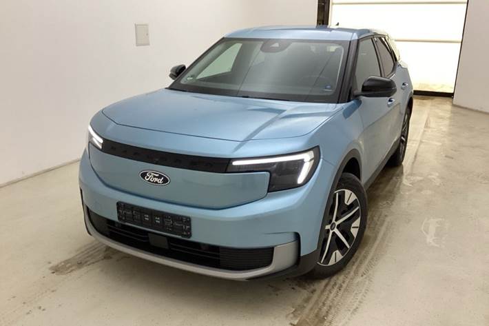 Blå Ford Explorer fra 2025