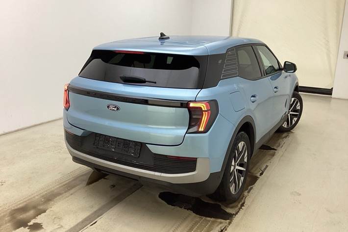Blå Ford Explorer fra 2025