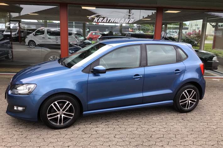 Blå VW Polo fra 2017