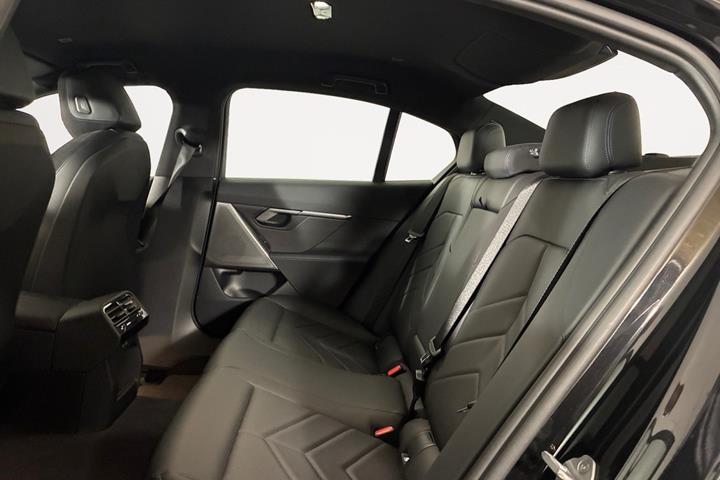 Sort BMW i5 fra 2024