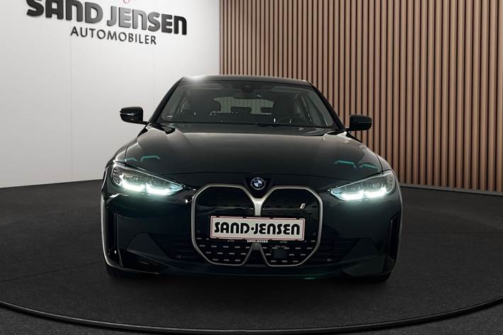 Sort BMW i4 fra 2024