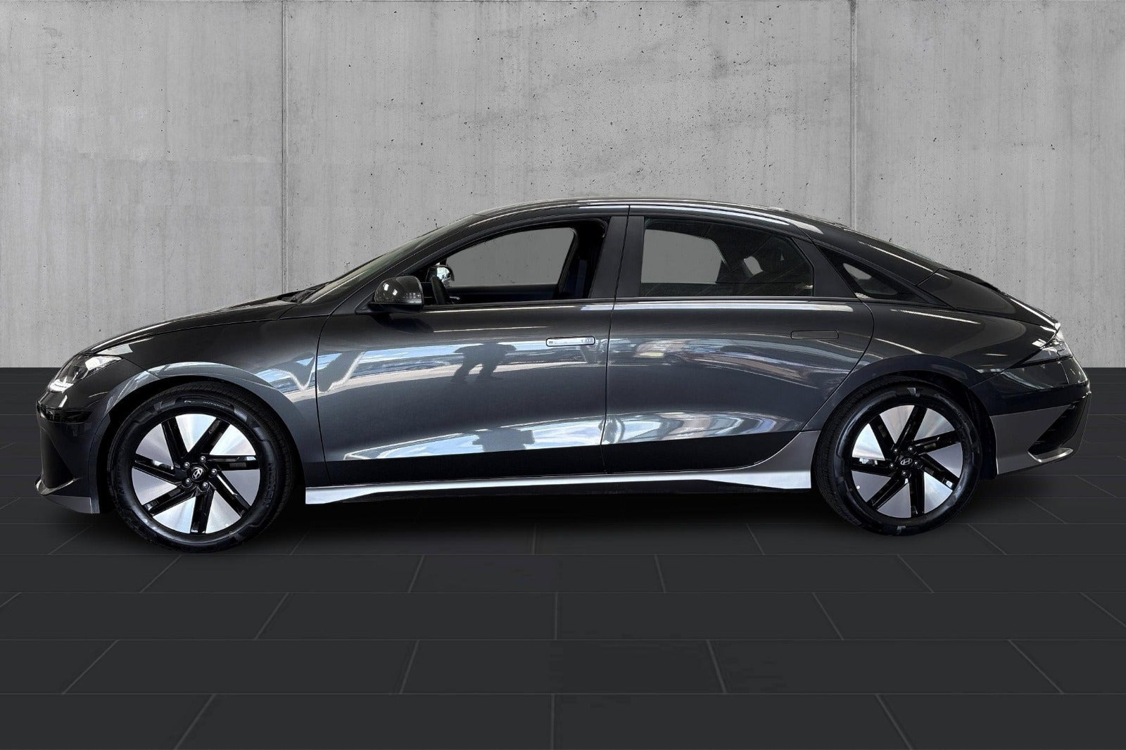 Grå Hyundai Ioniq 6 fra 2025