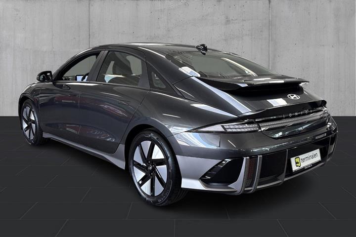 Grå Hyundai Ioniq 6 fra 2025