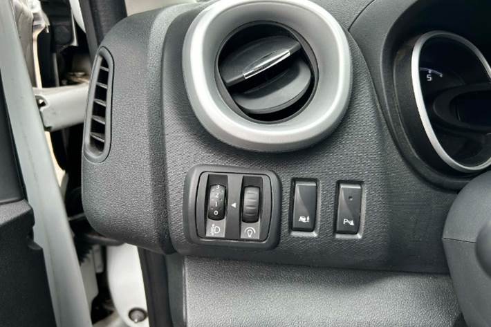 Hvid Fiat Talento fra 2016