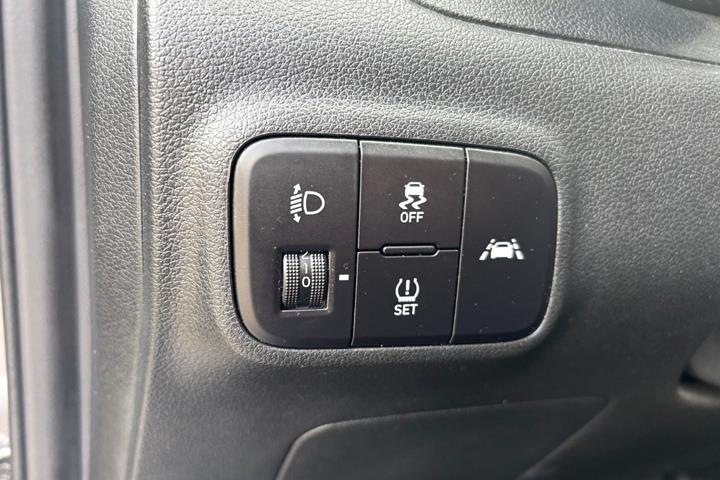 Grå Hyundai i10 fra 2020
