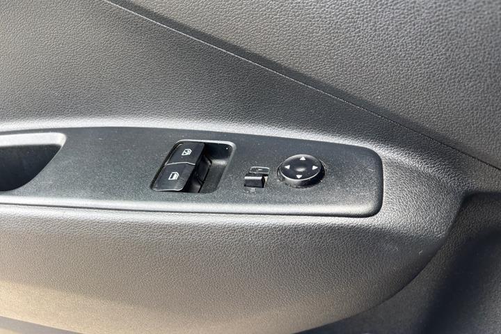 Grå Hyundai i10 fra 2020