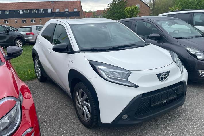 Hvid Toyota Aygo X fra 2023