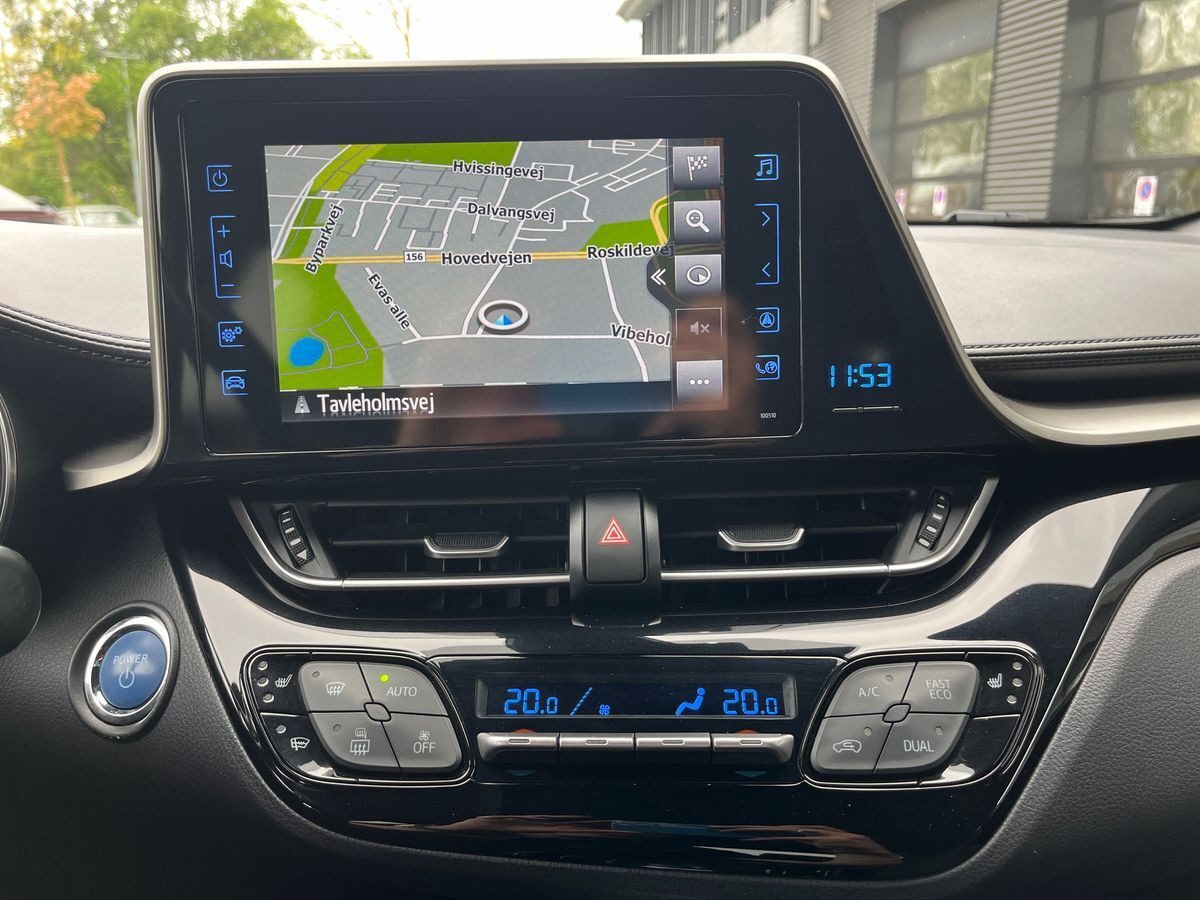 Sort Toyota C-HR fra 2019