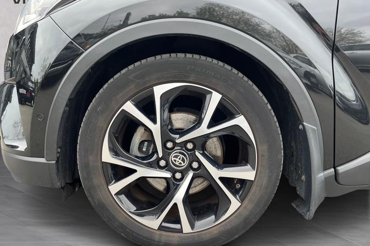 Sort Toyota C-HR fra 2019