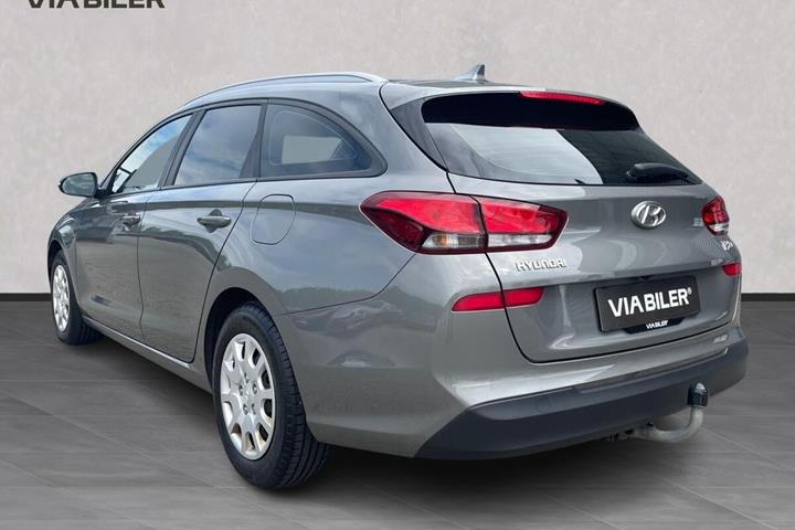 Grå Hyundai i30 fra 2019
