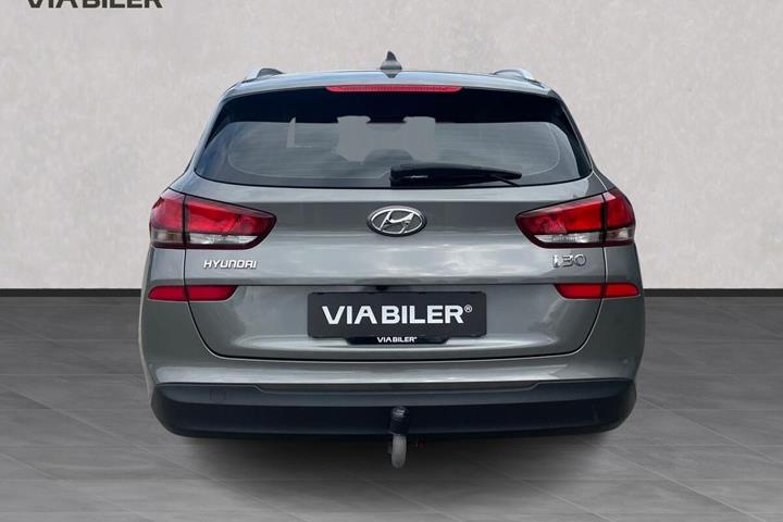 Grå Hyundai i30 fra 2019
