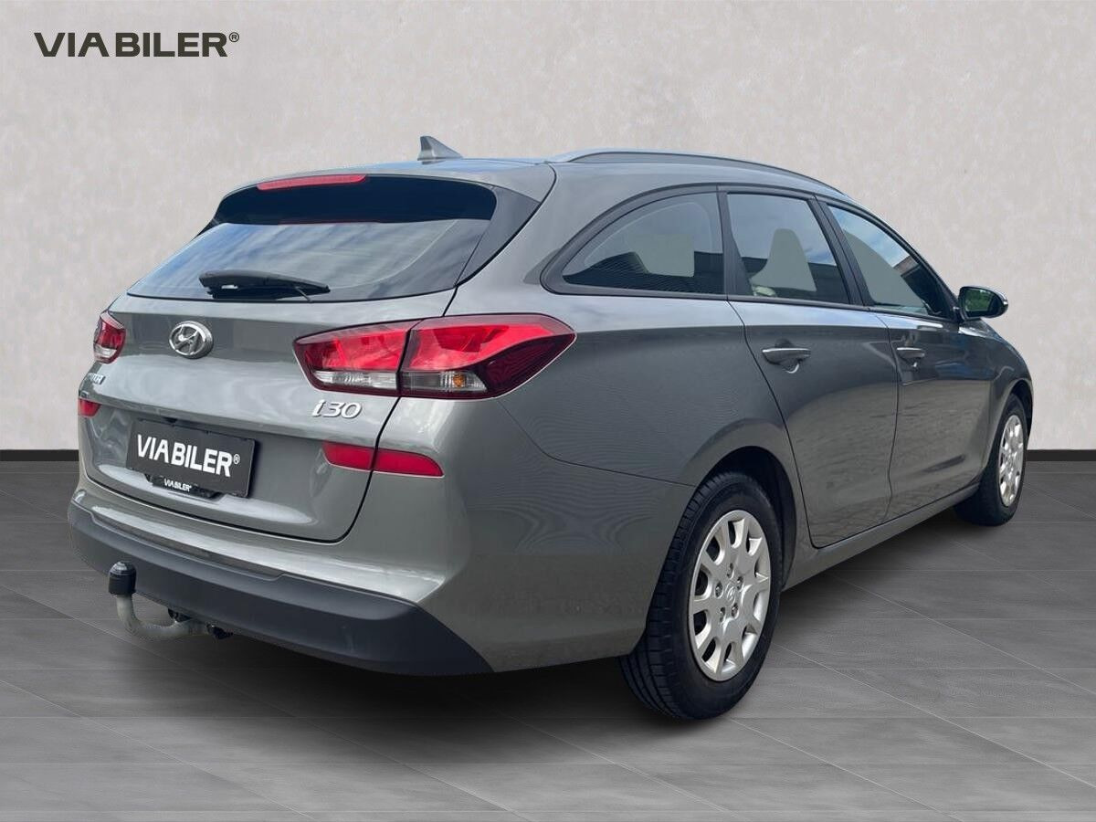 Grå Hyundai i30 fra 2019