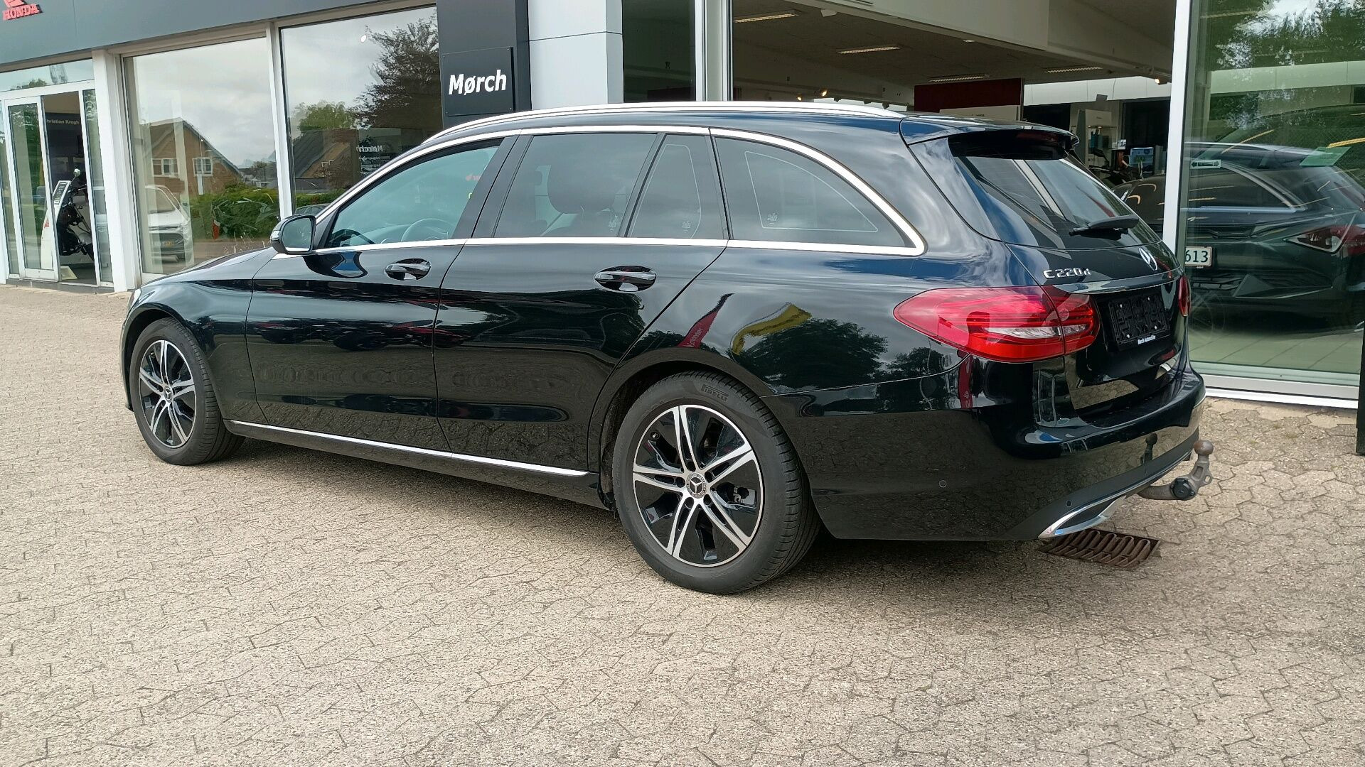 Sort Mercedes C220 d fra 2020