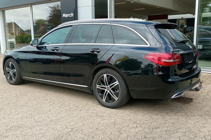 Sort Mercedes C220 d fra 2020
