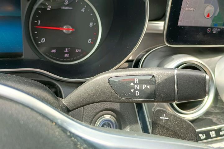 Sort Mercedes C220 d fra 2020