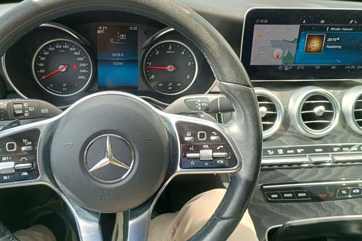 Sort Mercedes C220 d fra 2020