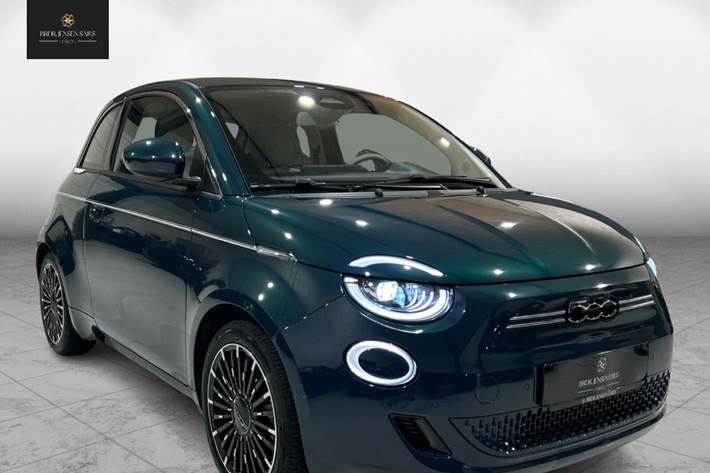 Grøn Fiat 500e fra 2023