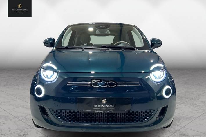 Grøn Fiat 500e fra 2023