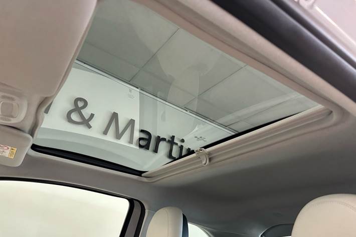 Hvid Fiat 500e fra 2023