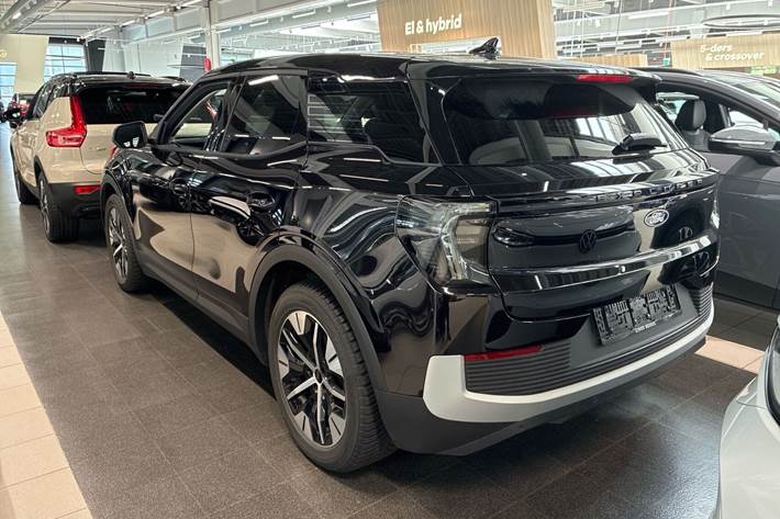 Sort Ford Explorer fra 2025