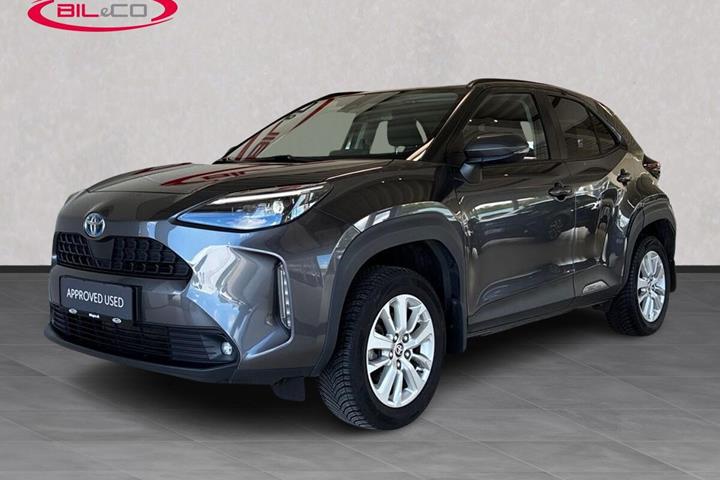 Grå Toyota Yaris Cross fra 2023 set udefra