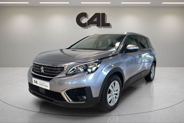 Grå Peugeot 5008 fra 2019