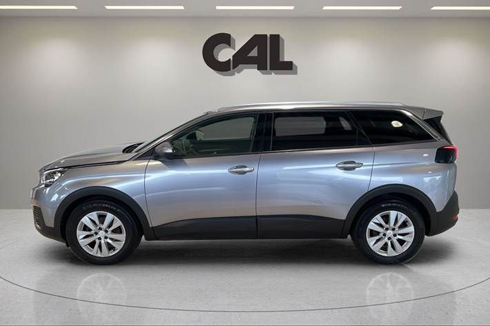 Grå Peugeot 5008 fra 2019