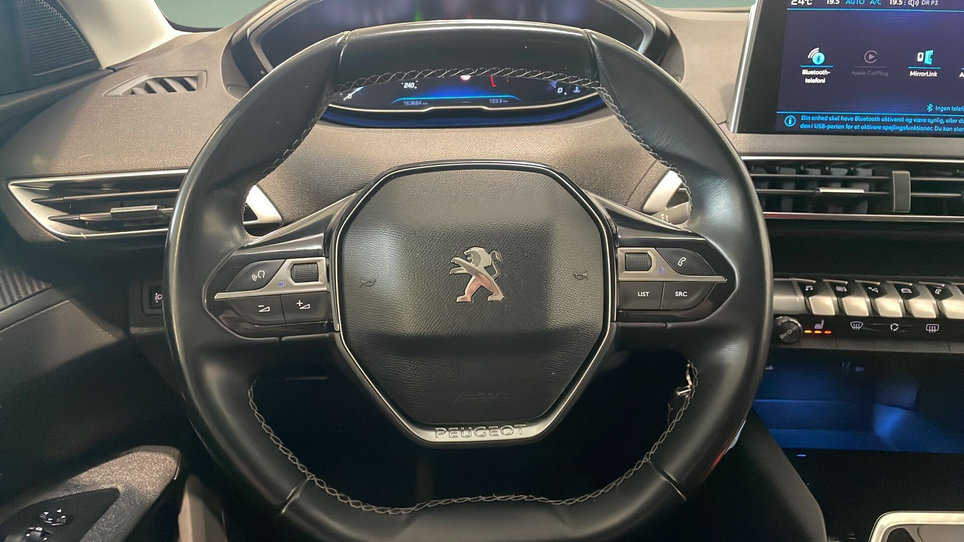 Grå Peugeot 5008 fra 2019