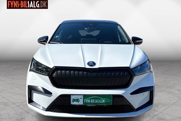 Hvid Skoda Enyaq fra 2024