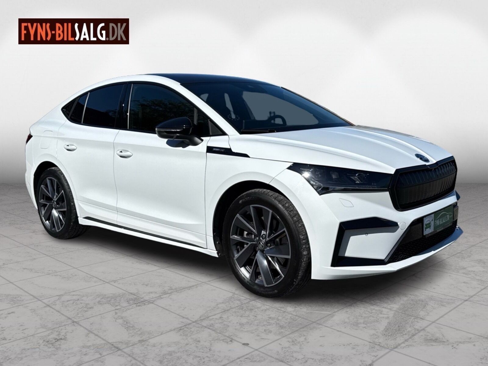 Hvid Skoda Enyaq fra 2024