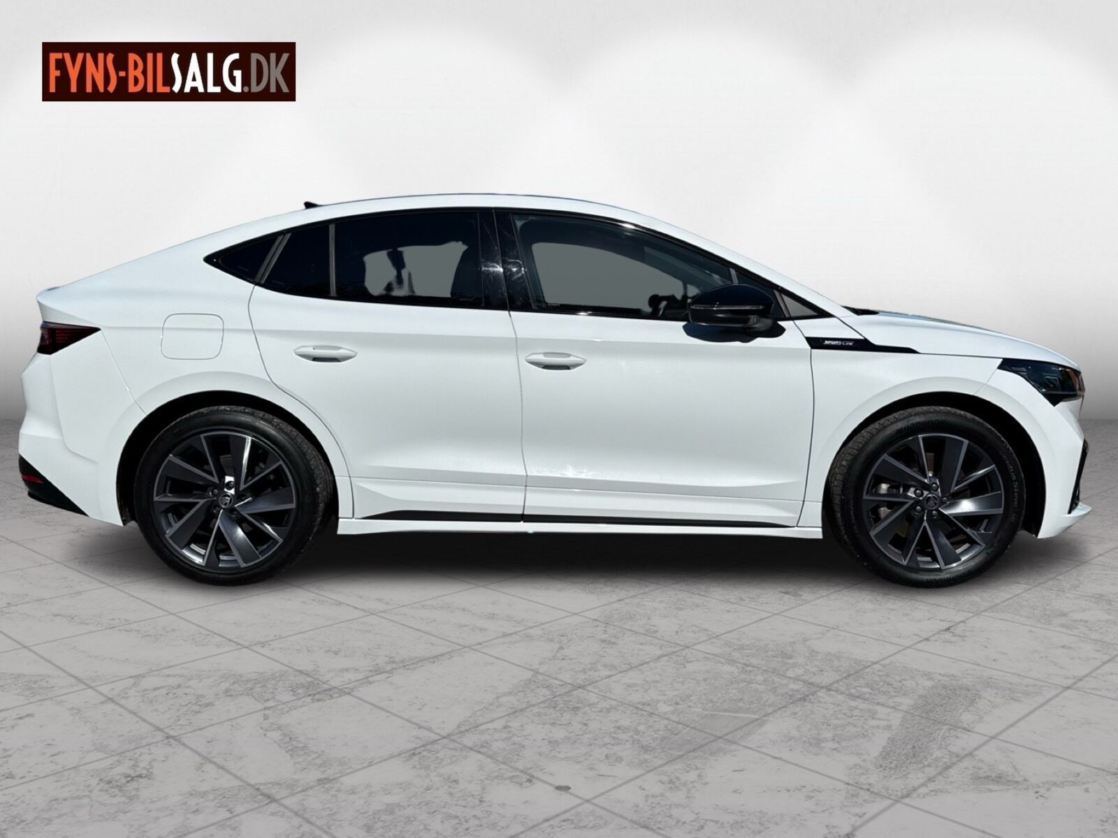 Hvid Skoda Enyaq fra 2024