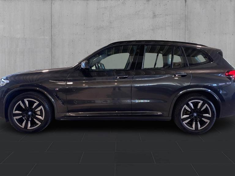 BMW iX3 Charged M-Sport
