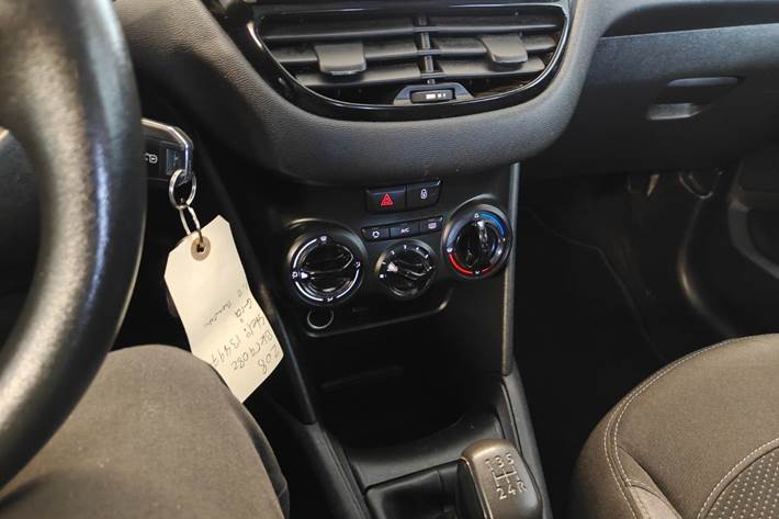 Gul Peugeot 208 fra 2013