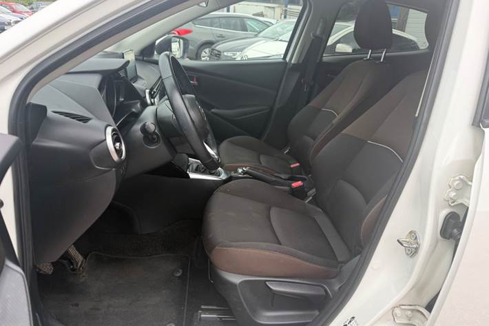 Hvid Mazda 2 fra 2020