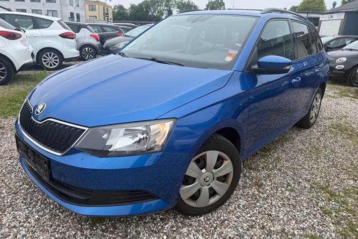 Blå Skoda Fabia fra 2016