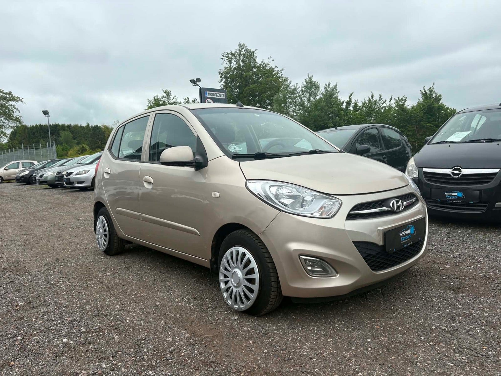 Orange Hyundai i10 fra 2011
