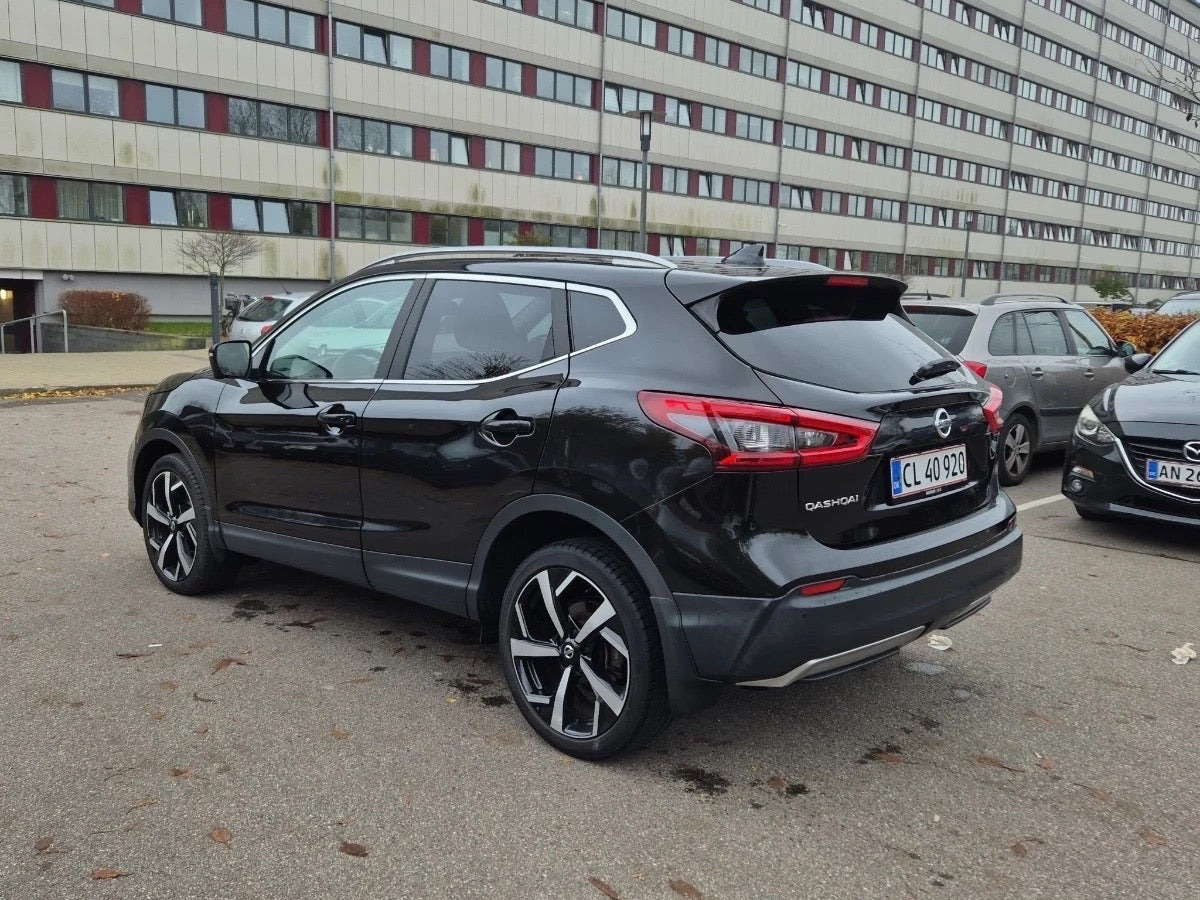 Sort Nissan Qashqai fra 2018