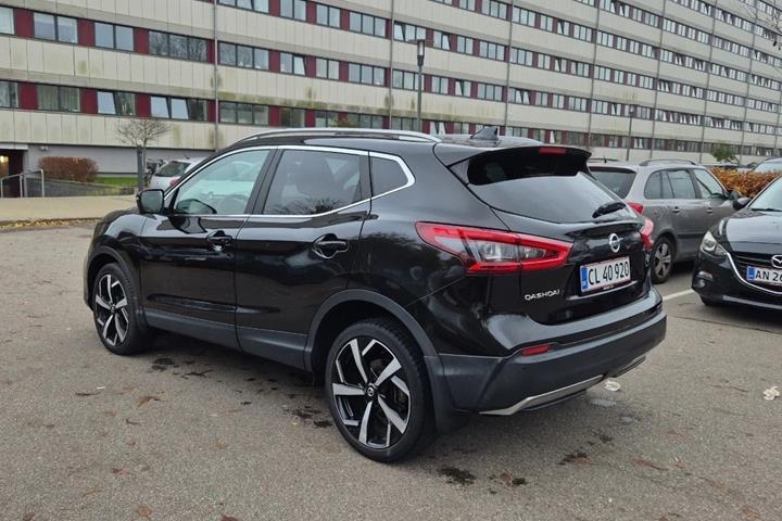 Sort Nissan Qashqai fra 2018