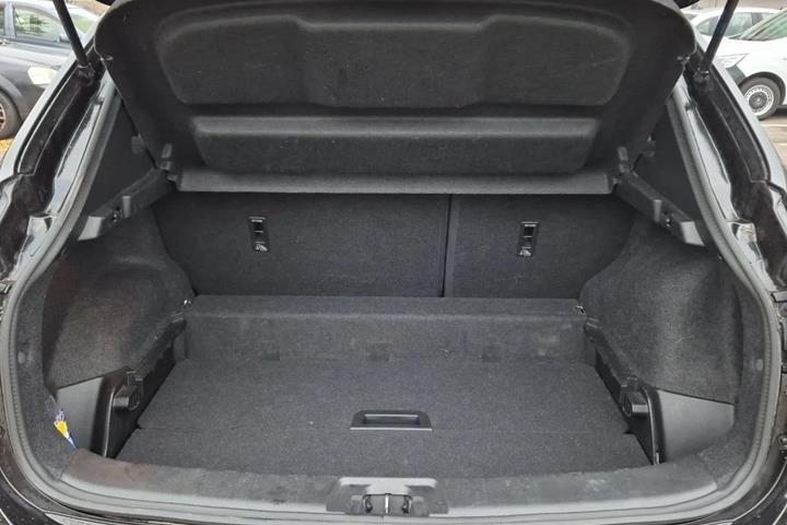 Sort Nissan Qashqai fra 2018