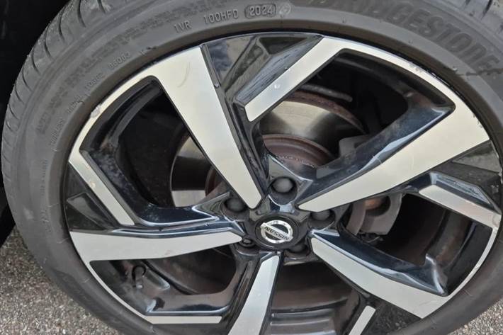 Sort Nissan Qashqai fra 2018