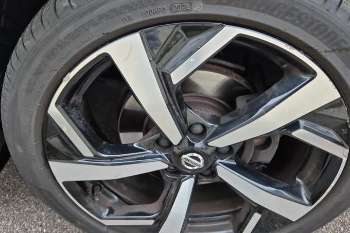 Sort Nissan Qashqai fra 2018