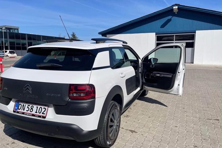 Hvid Citroën C4 Cactus fra 2015