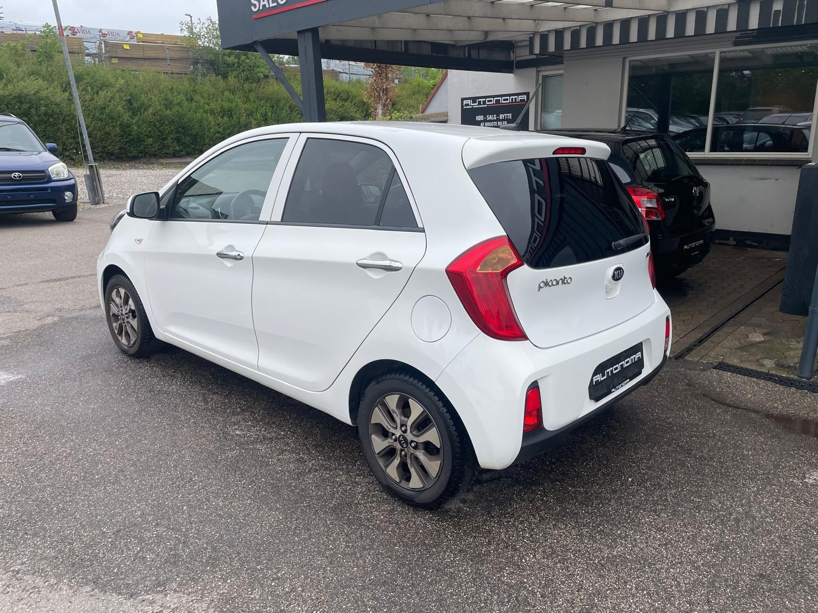 Hvid Kia Picanto fra 2016