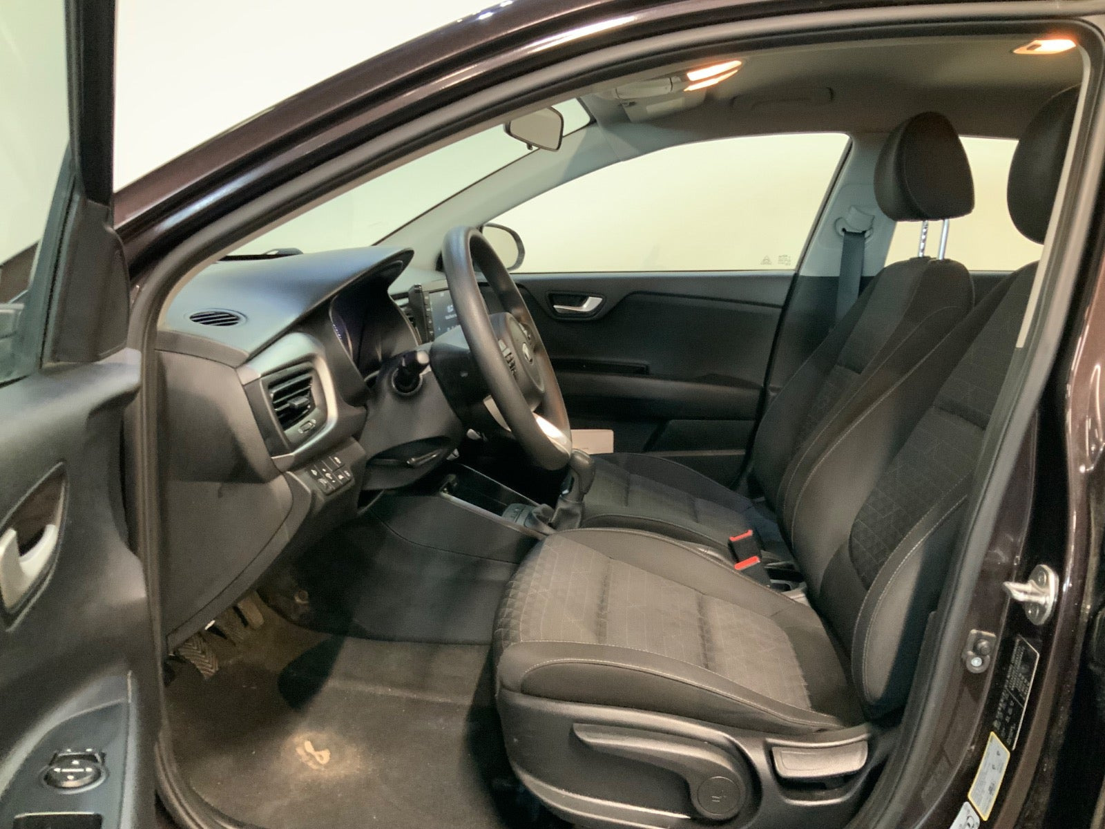 Brun Kia Rio fra 2018